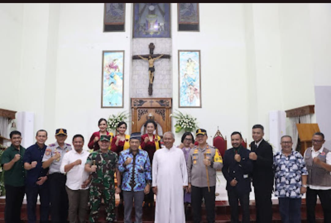 Perayaan Malam Natal di Jepara, Kapolres Bersama Forkopimda Pantau Sejumlah Gereja
