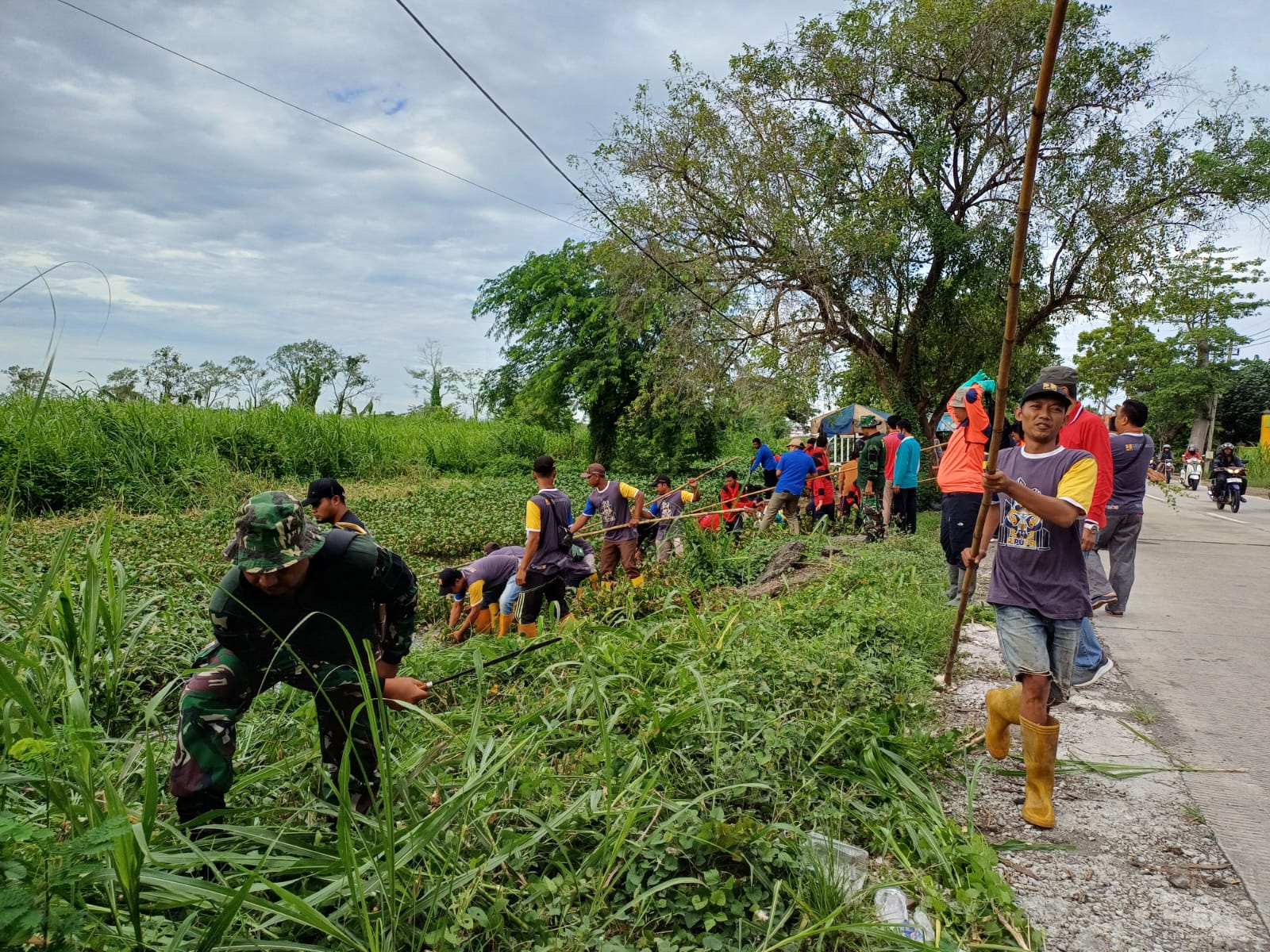 Antisipasi Banjir, Karya Bakti Pembersihan Aliran Sungai Kecamatan Cerme