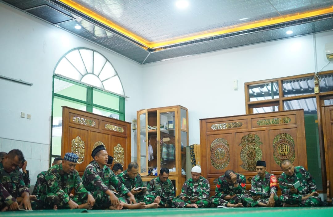 Dandim 0719/Jepara Gelar Doa Bersama di Masjid Nurul Qodim Jelang Pergantian Tahun 2025 dan Memasuki Bulan Rajab