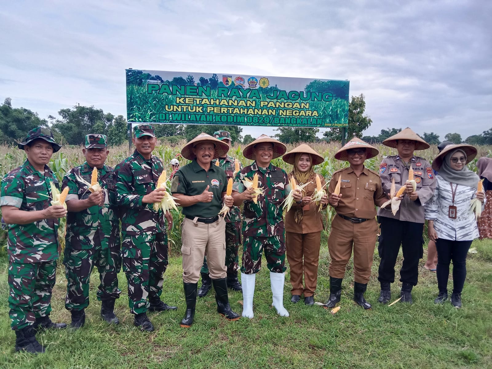 Sukseskan Program Ketahanan Pangan, Dandim 0829/Bangkalan Gelar Panen Raya
