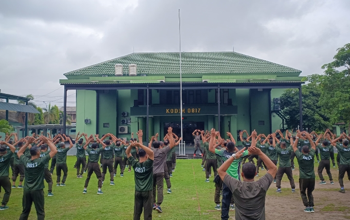 Kodim 0817/Gresik Gelar Olahraga Bersama untuk Jaga Kebugaran Personel