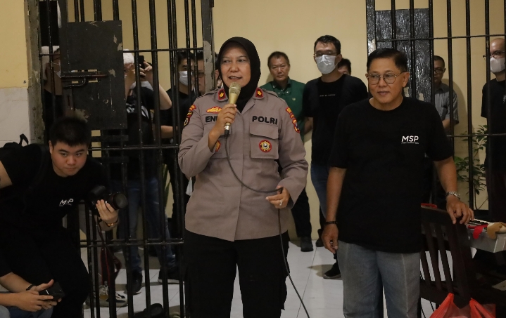 Tahanan Polrestabes Surabaya Laksanakan Ibadah Natal di Rutan Sat Tahti Polrestabes Surabaya