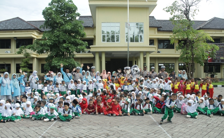Open House, Polres Nganjuk Terima Kunjungan Pendidikan Anak Usia Dini dari Gugus II Nganjuk