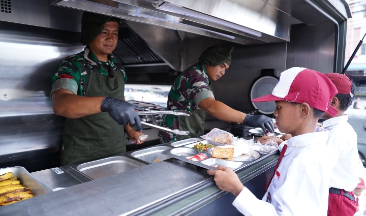 Kodam I/BB Dukung Peningkatan Kesehatan Siswa SD dengan Makanan Sehat Bergizi di Medan Area