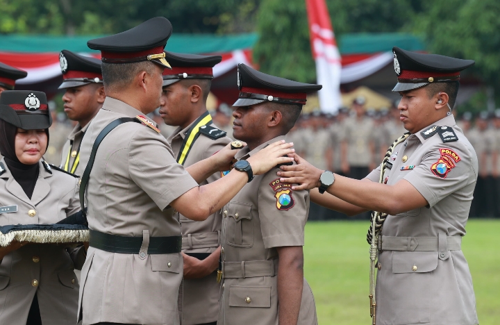 Kapolda Jatim Lantik 900 Bintara Polri Baru, Siap Mengabdi untuk Negeri