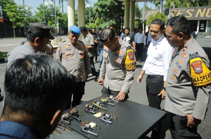 Polres Nganjuk Gelar Pemeriksaan Senpi untuk Penertiban dan Inventarisasi