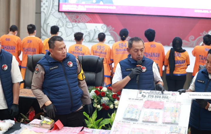 Wujudkan Asta Cita, Polda Jatim Berhasil Ungkap 819 Kasus Narkoba dan TPPU Dalam 100 Hari