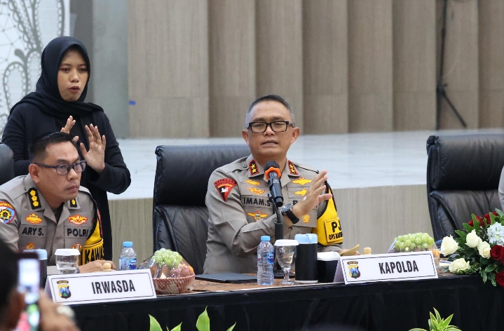 Kapolda Jatim Menghimbau Masyarakat Rayakan Malam Tahun Baru  Secara Sederhana
