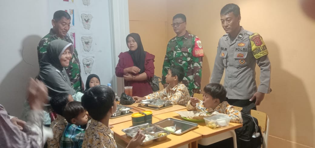 Danramil 1401 / Kesambi Laksanakan Pendampingan Program Makan Bergizi Gratis
