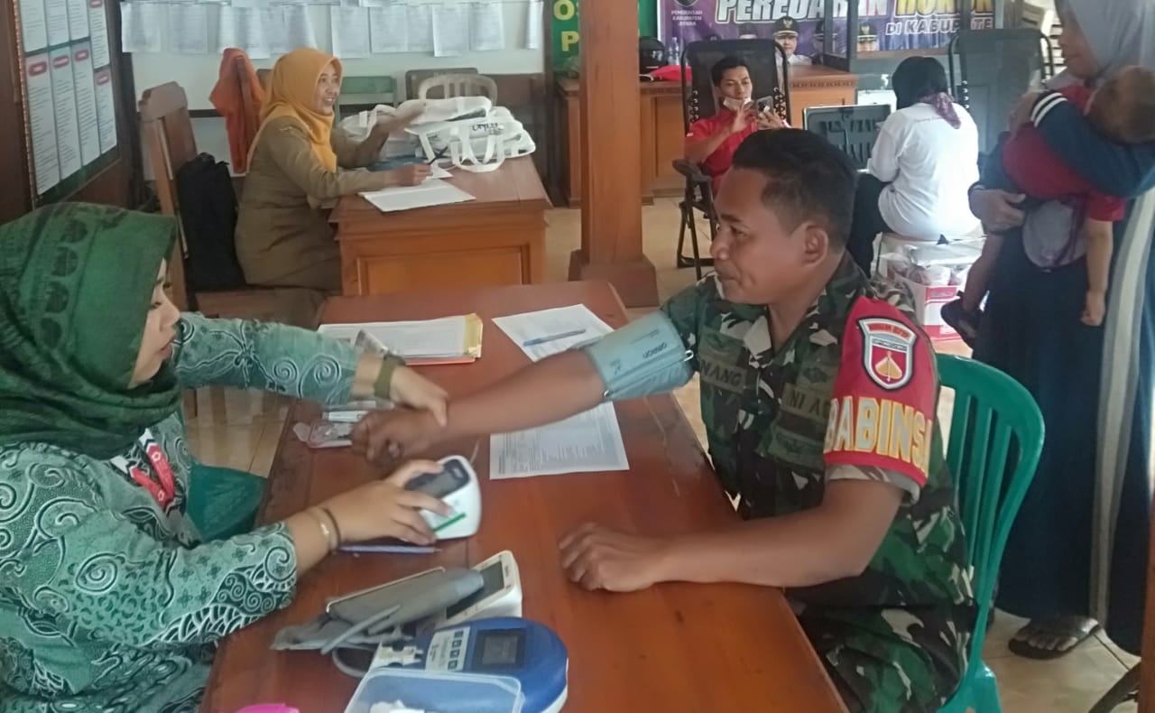 Babinsa Desa Bumiharjo Kodim 0719 / Jepara Bersama Masyarakat Gelar Kegiatan Donor Darah