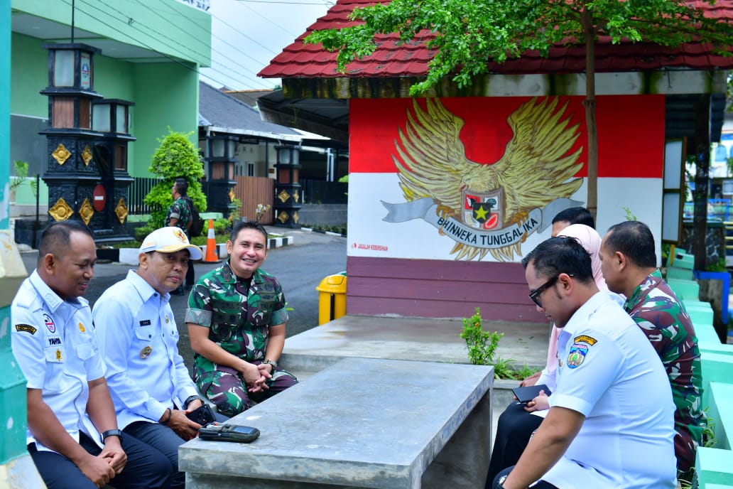 Pj Bupati Jepara Sambangi Ruang Terbuka Publik “Retna Kencana” Karya Dandim 0719/Jepara
