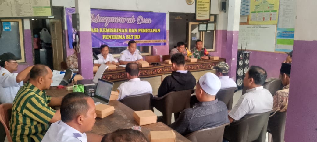 Babinsa Kodim 0719 / Jepara Hadiri Musdes Validasi dan Penetapan Data Penerima BLT DD Tahun 2025 di Kedungsarimulyo