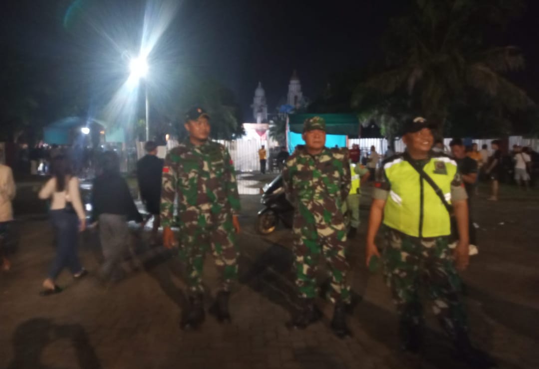 Babinsa 0719/Jepara Sertu Khoirul Anam Beserta Tiga Anggota Laksanakan PAM Hiburan Masyarakat di Desa Mororejo