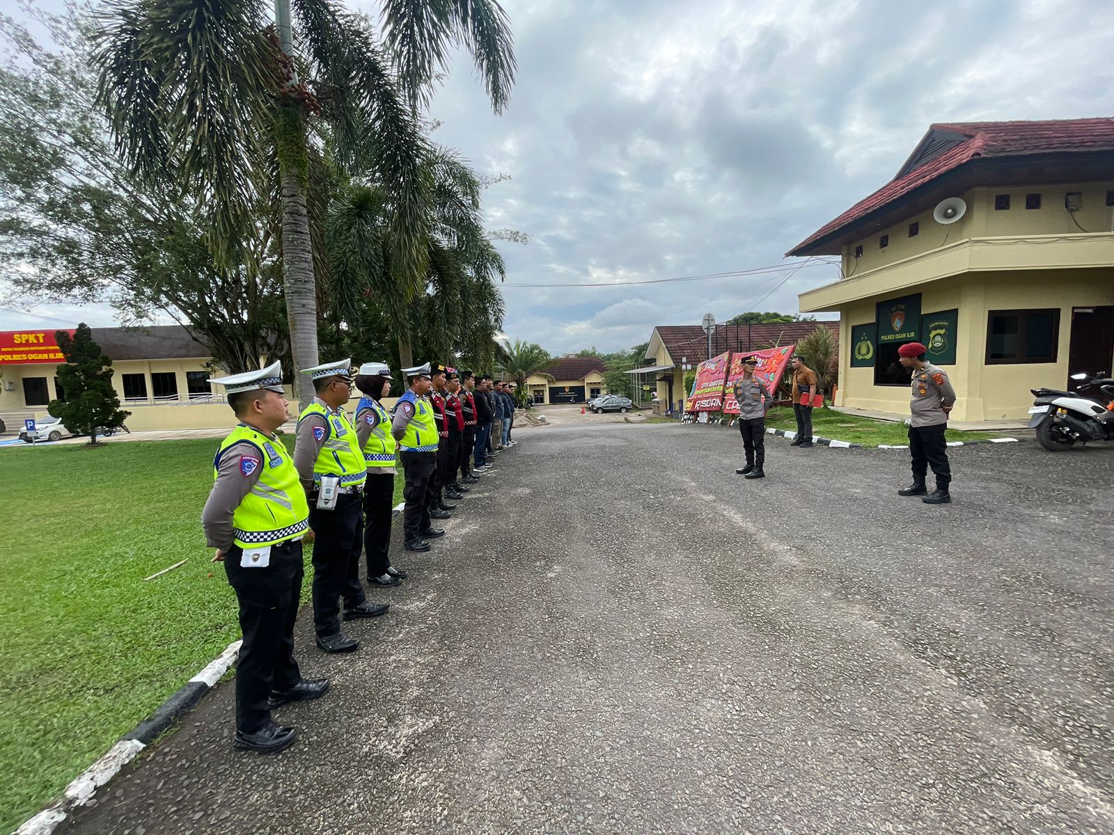 Standby On Call Jelang Hari Libur, Personel SOC Polres Ogan Ilir Siaga penuh