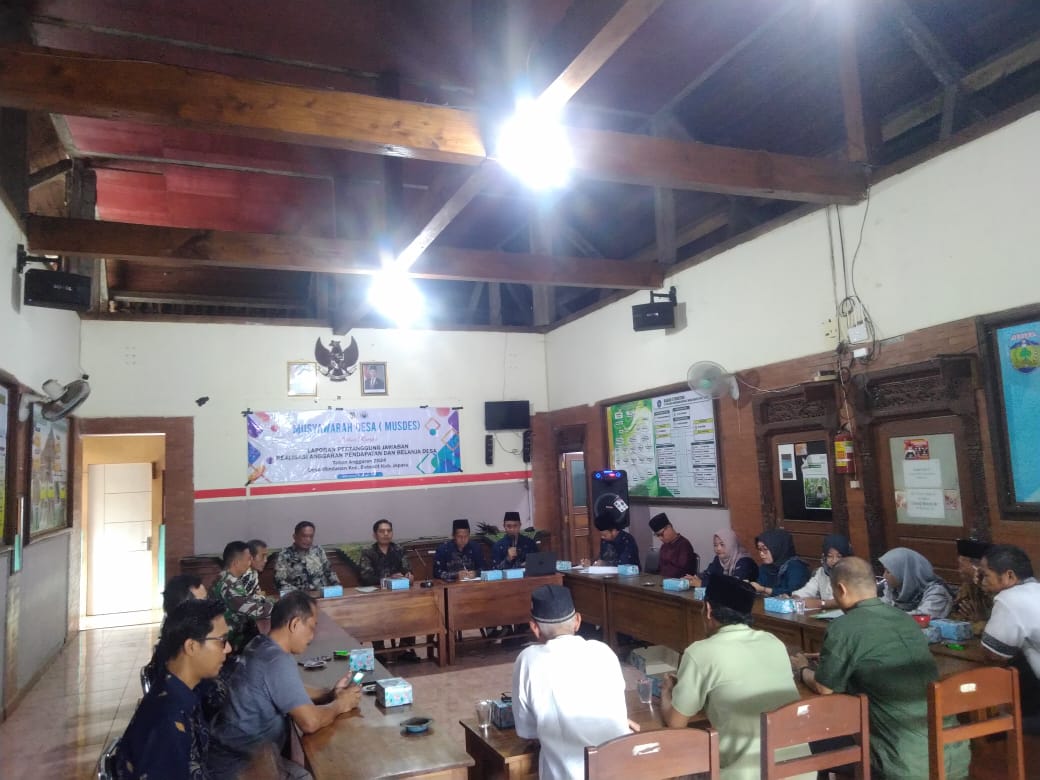 Babinsa Kodim 0719 / Jepara Hadiri Rapat Musdes Pertanggungjawaban APBDes Tahun 2024 Desa Mindahan