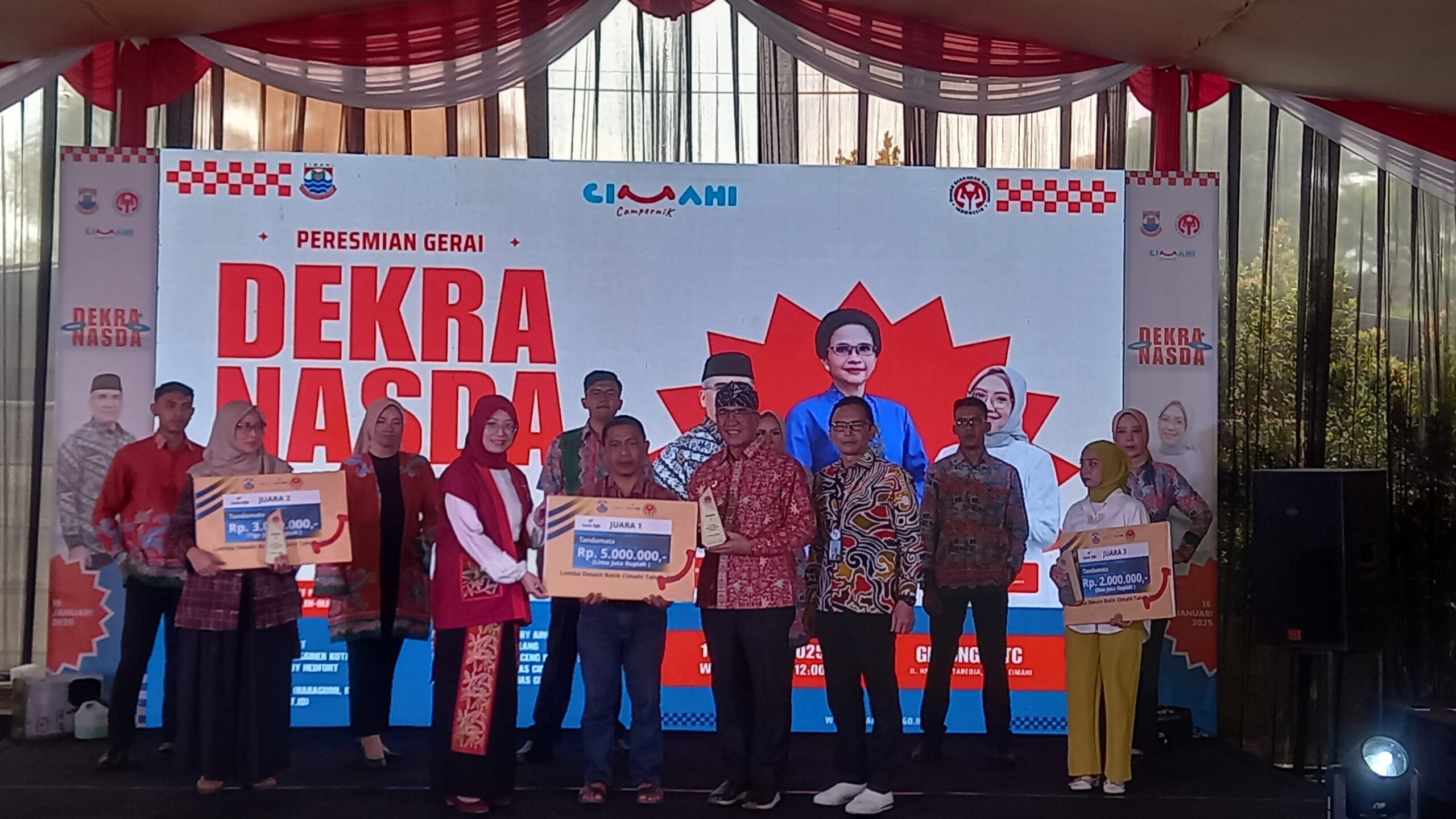 Pj Walikota Cimahi Resmikan Gerai Dekranasda di Gedung BITC Baros   