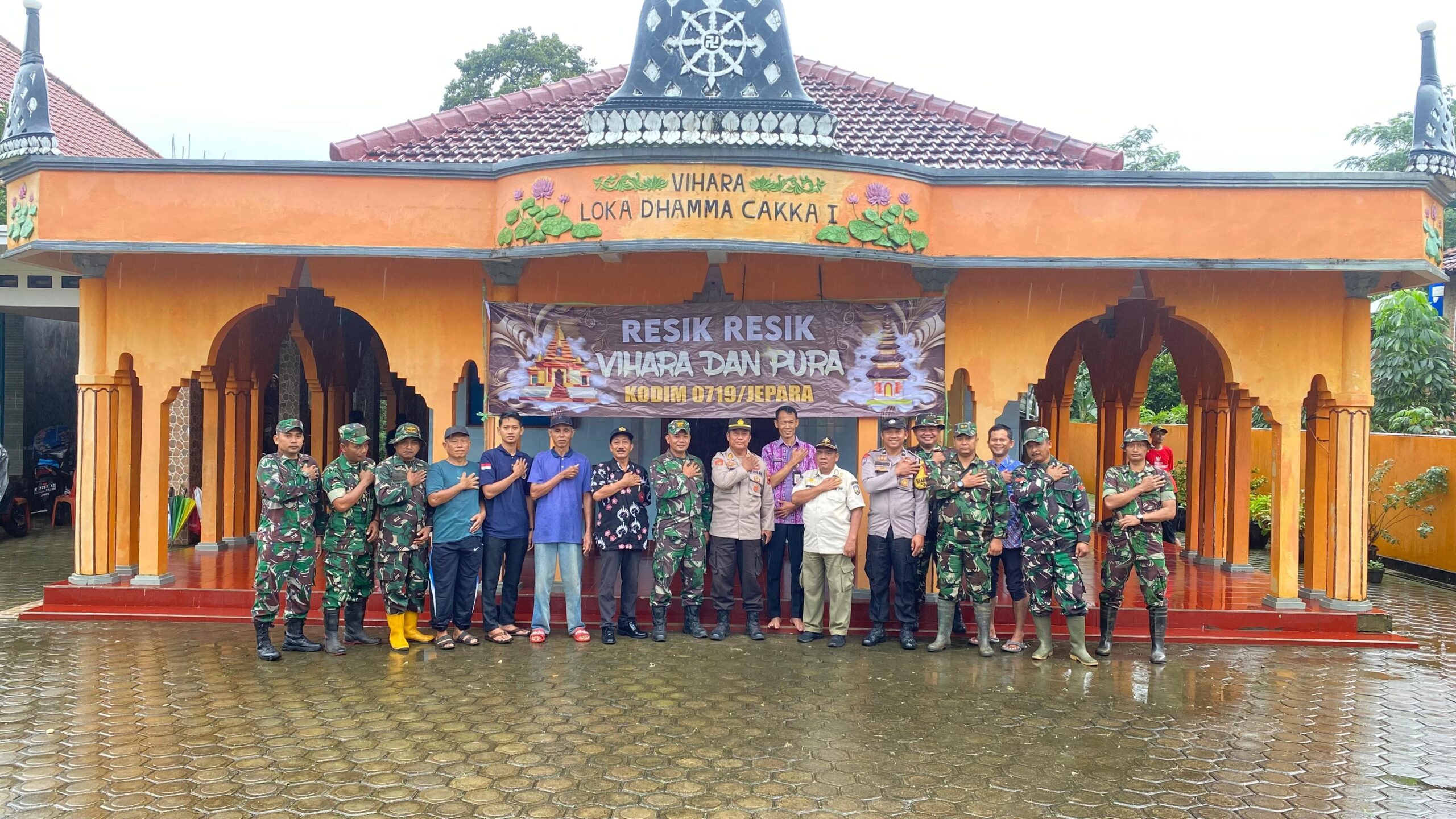 Kodim 0719/Jepara Kembali Gelar Aksi Resik-resik Vihara dan Pura di Desa Tunahan