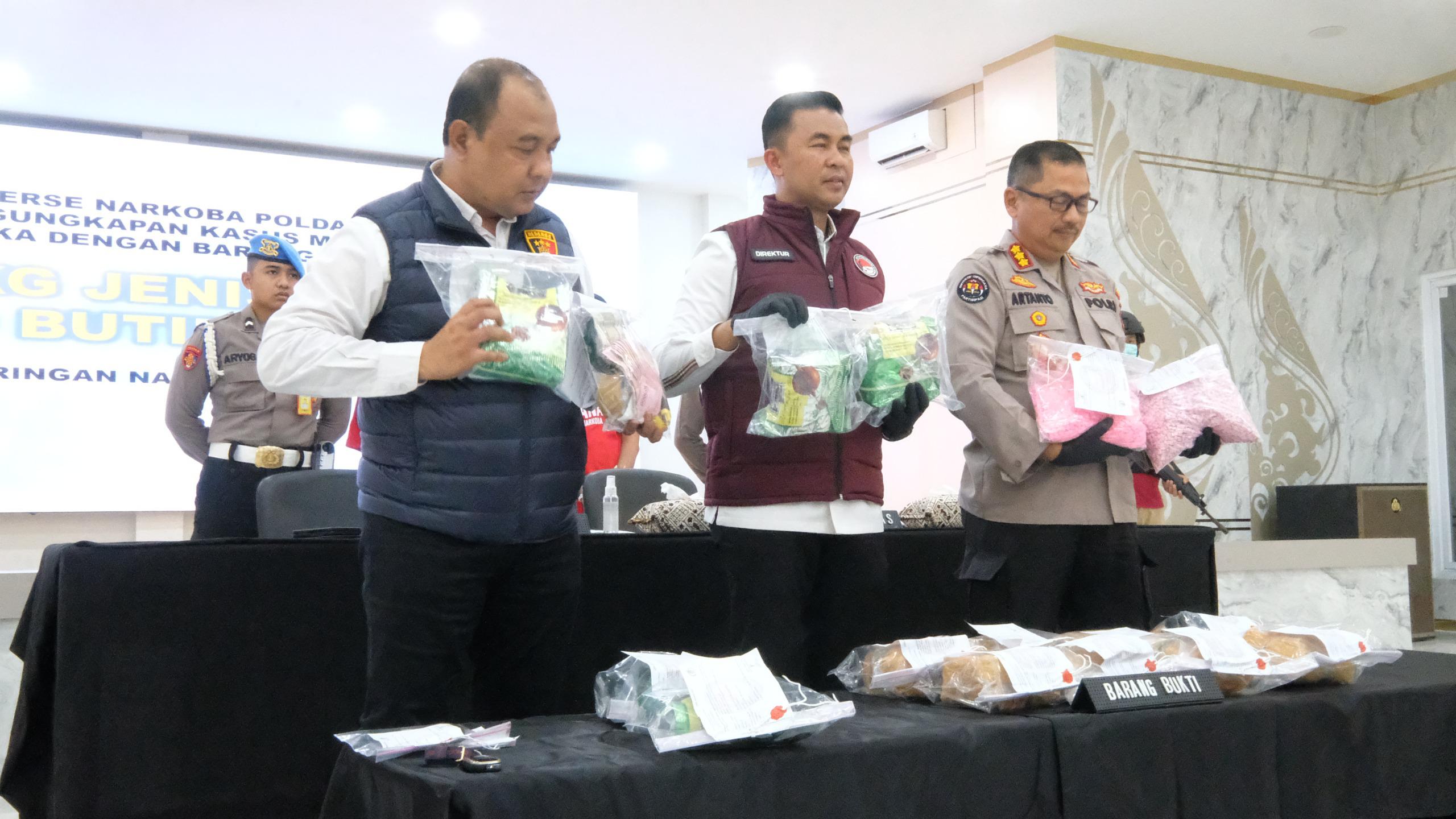Polda Jateng Berhasil Mengungkap 13,92 Kg Sabu dan 10.300 Butir Ekstasi di Semarang