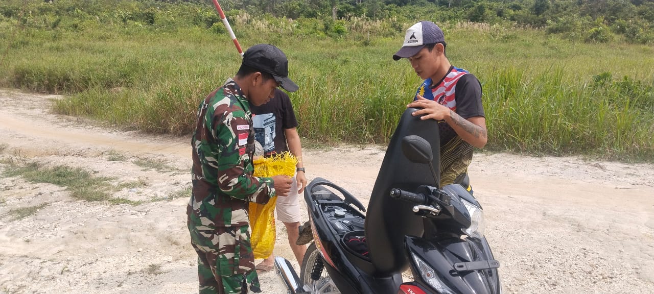 Tingkatkan Keamanan di Wilayah Perbatasan RI-Mly, Yonzipur 5/ABW Gelar Sweeping Kendaraan Bermotor