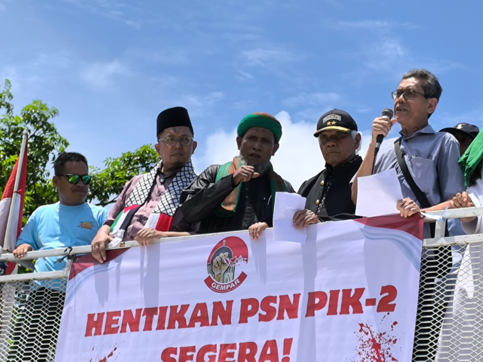 Gerakan Rakyat Anti Oligarki (GRAO)      *DEKLARASI PERLAWANAN REBUT KEDAULATAN DARI OLIGARKI*     *STOP PSN PIK-2 & TANGKAP DAN ADILI JOKOWI-AGUAN-SALIM*