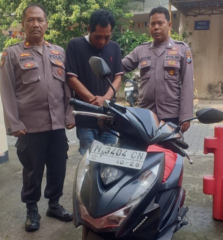 Polsek Kenjeran Amankan Pelaku Perampasan Kalung Di Bulak Cumpat.