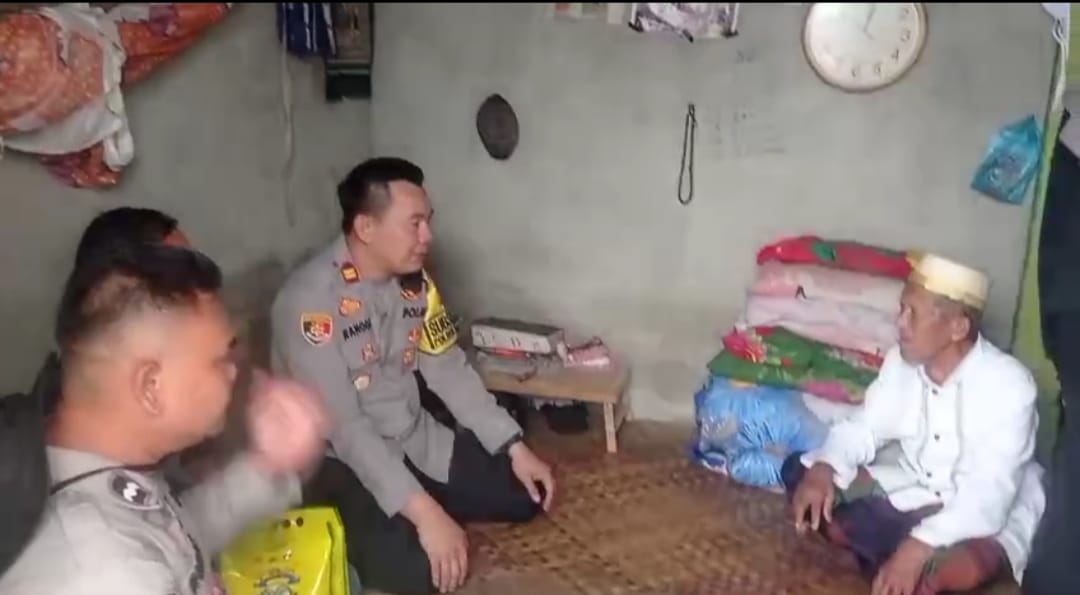 Kapolsek Muara Kuang bersama Anggotanya gelar kegiatan Jumat Curhat bersama Masyarakat Desa Sukacinta