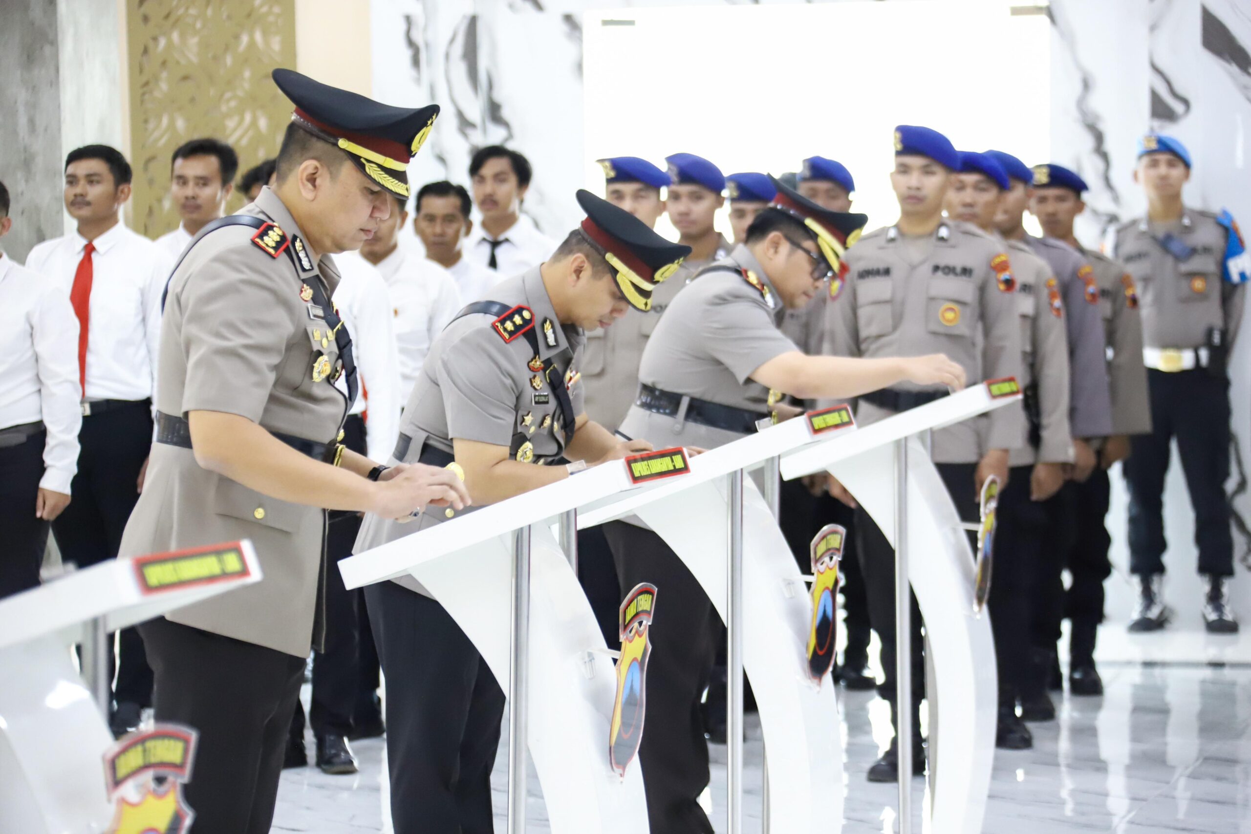 Kapolda Jateng Pimpin Sertijab Kapolrestabes Semarang, Kapolres Karanganyar, dan Kapolres Temanggung