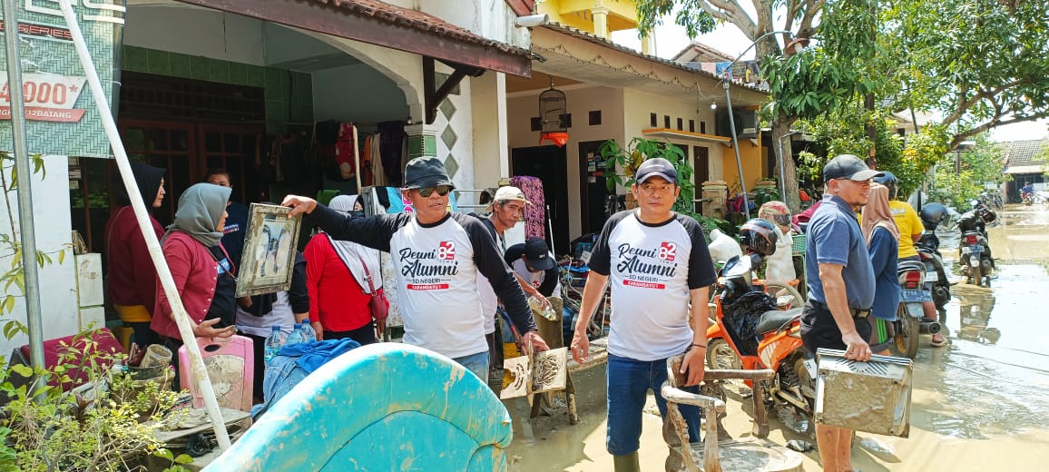 Hari ke 5 Pasca Banjir Bandang jebolnya Tanggul Kali Bodri di Kecamatan Patebon Jabupaten Kendal Jawa Tengah,