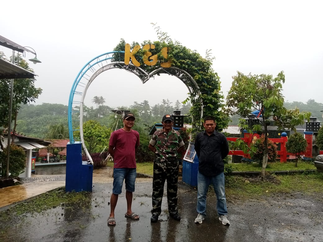 Babinsa Kodim 0719/Jepara Laksanakan Pengamanan Tempat Wisata K&S di Desa Somosari