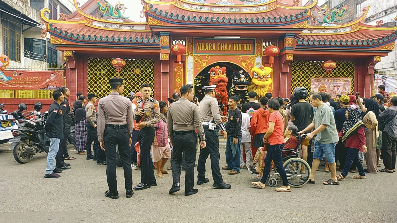 Polda Lampung Perketat Pengamanan Pembagian Angpau Di Teluk Betung
