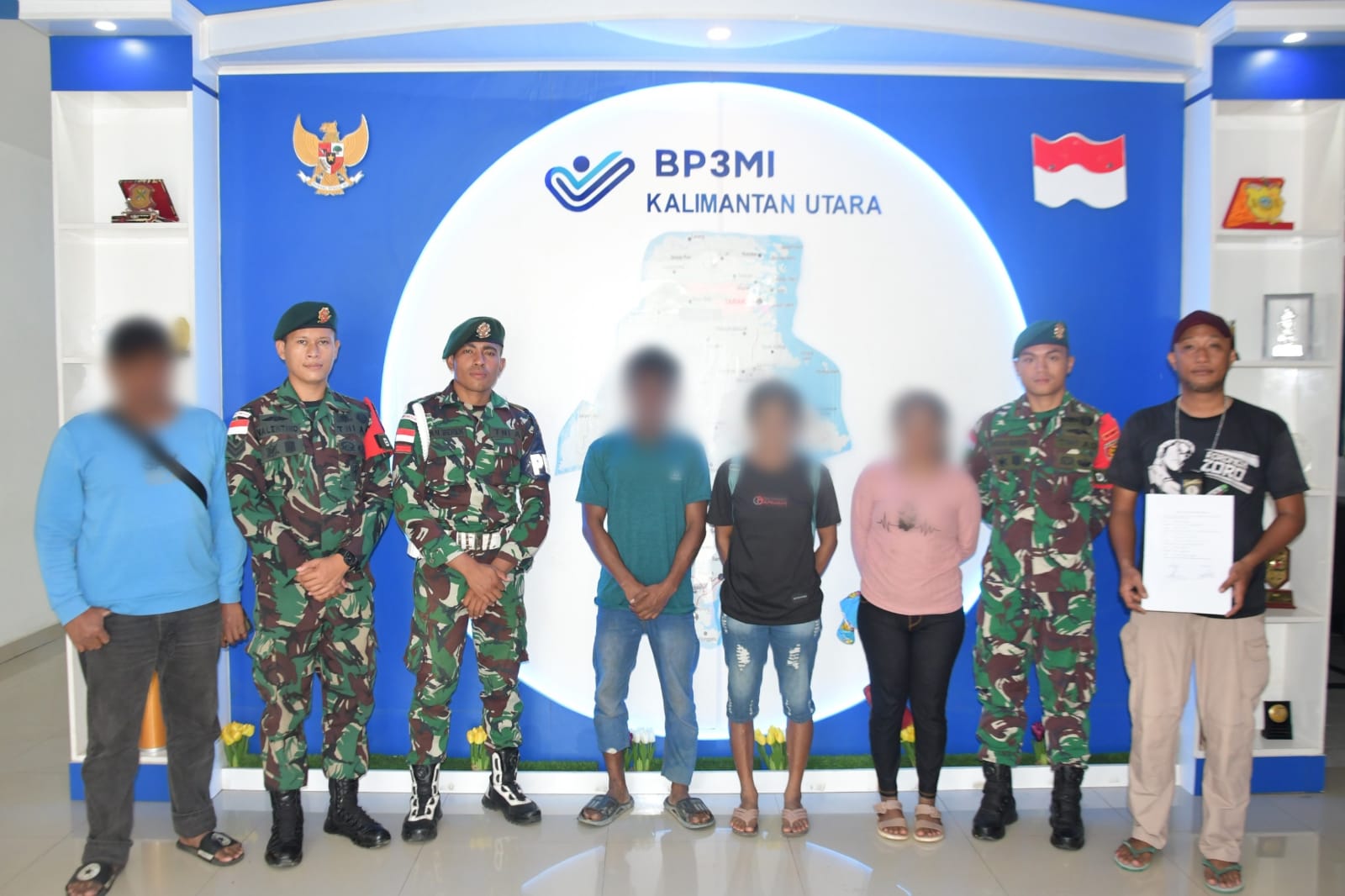 Satgas Pamtas Yonarmed 11 Kostrad Gagalkan Pengiriman CPMI Ilegal di Perbatasan RI-Malaysia
