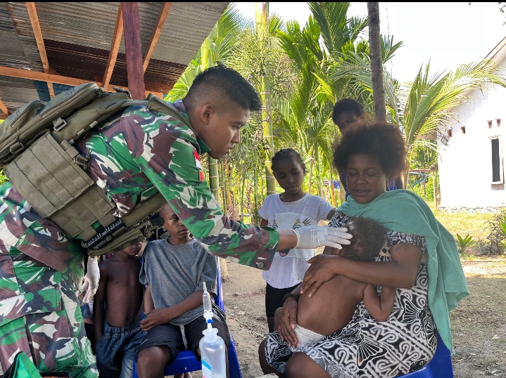 Membantu Kesulitan Masyarakat, Satgas Yonif 131/BRS Gelar Anjangsana Dan Pelayanan Kesehatan Gratis Untuk Masyarakat Perbatasan Papua