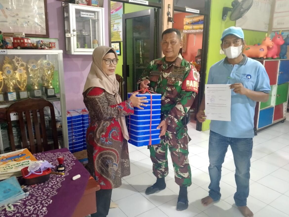 Dukung Program Makan Bergizi, Babinsa Sunyaragi Monitoring Makan Bergizi Untuk Anak Sekolah