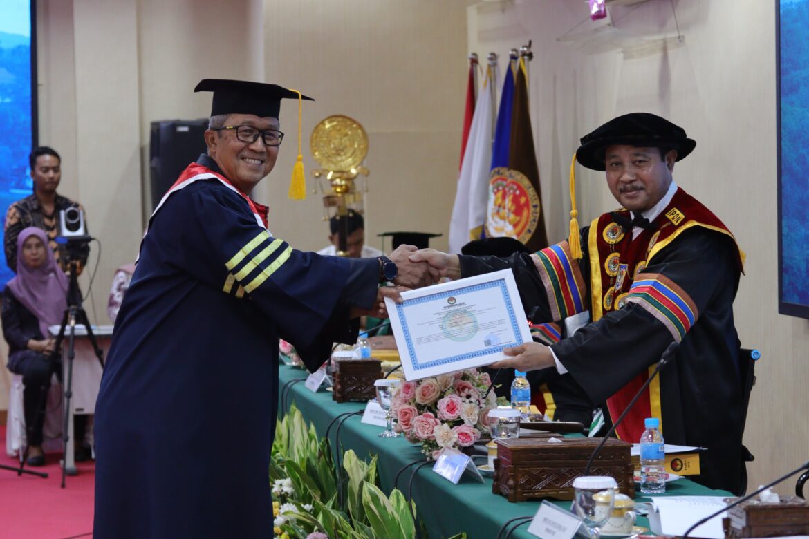 Pj Wali Kota Sukses Raih Gelar Doktor Ilmu Pemerintahan