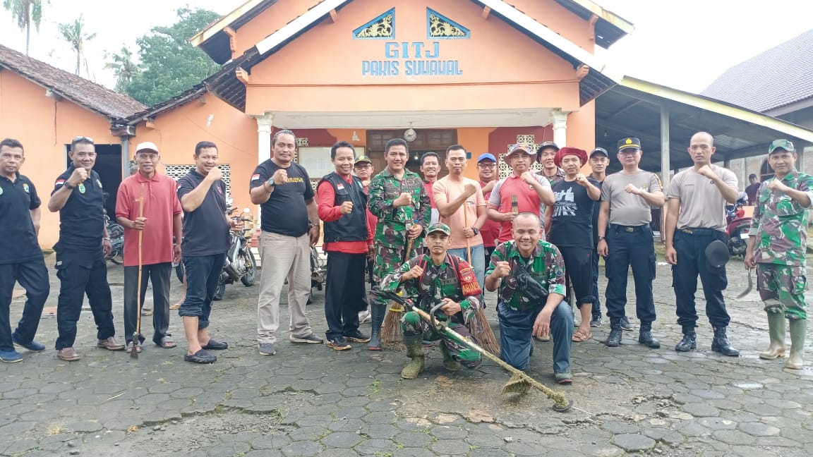 Program Sosial “Resik-Resik Gereja” Kodim 0719 / Jepara Berlanjut di GITJ Pakis, Suwawal Timur