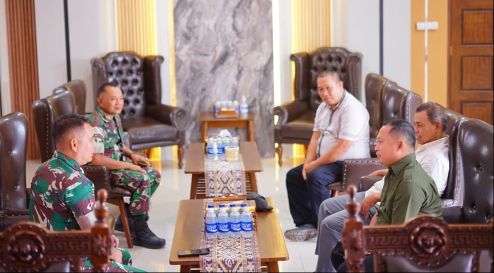 Dandim 0719 / Jepara Diskusi dengan Staf Anggota DPR RI H. Abdul Wachid Bahas Program Makan Bergizi