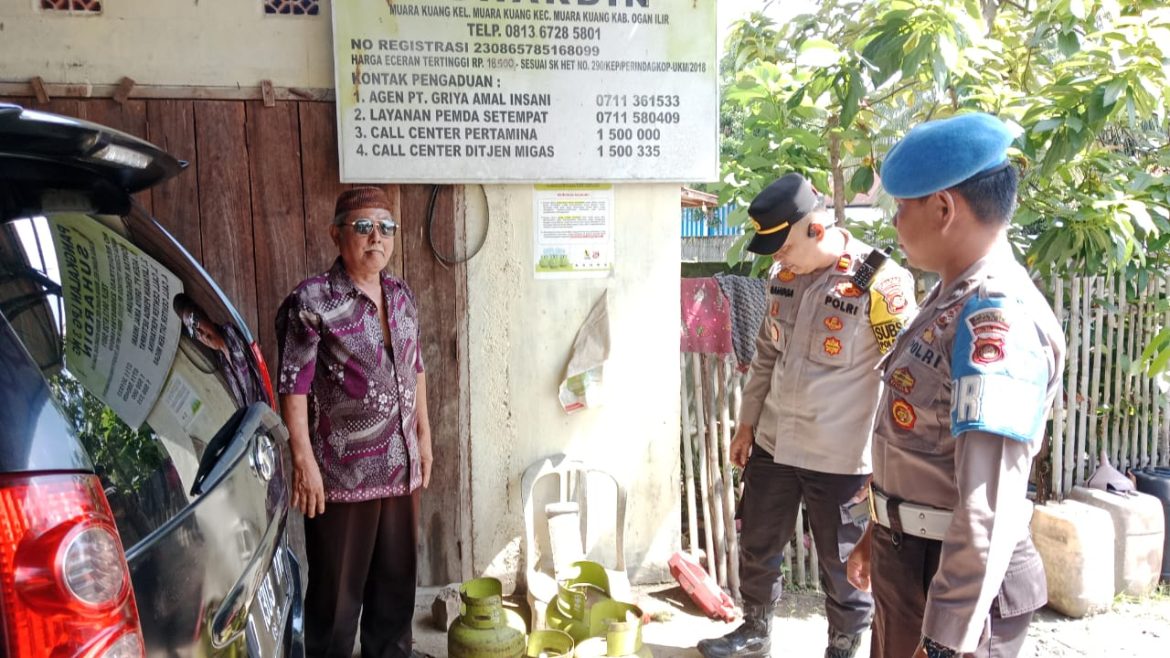Kapolsek Muara Kuang Cek Ketersediaan Gas LPG  3 Kg