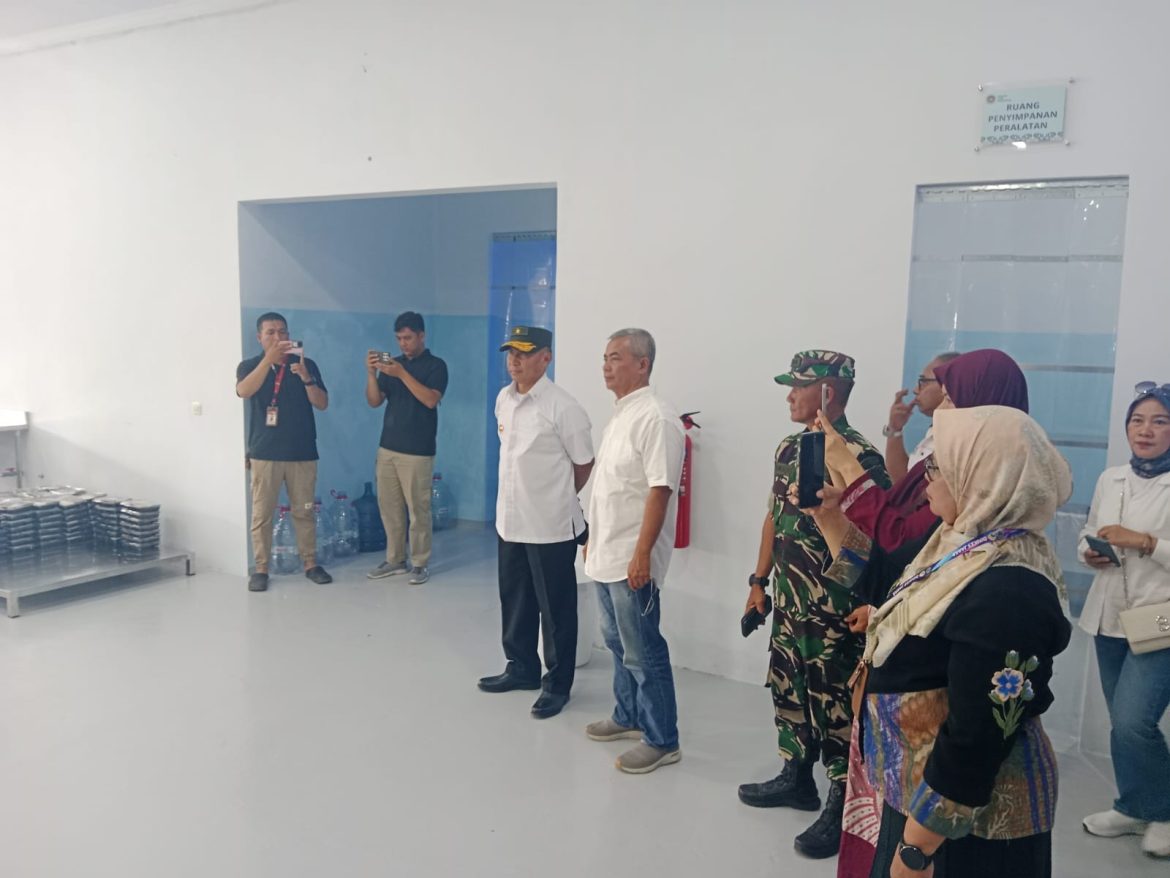 Pendistribusian Makan Bergizi Gratis di SPPG Kabupaten Cirebon