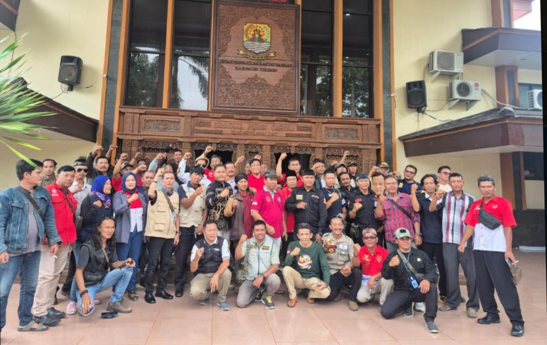 Puluhan Wartawan Mendatangi Kantor DPRD Kabupaten Cirebon, Tuntut Klarifikasi Sebutan Wartawan Bodrex