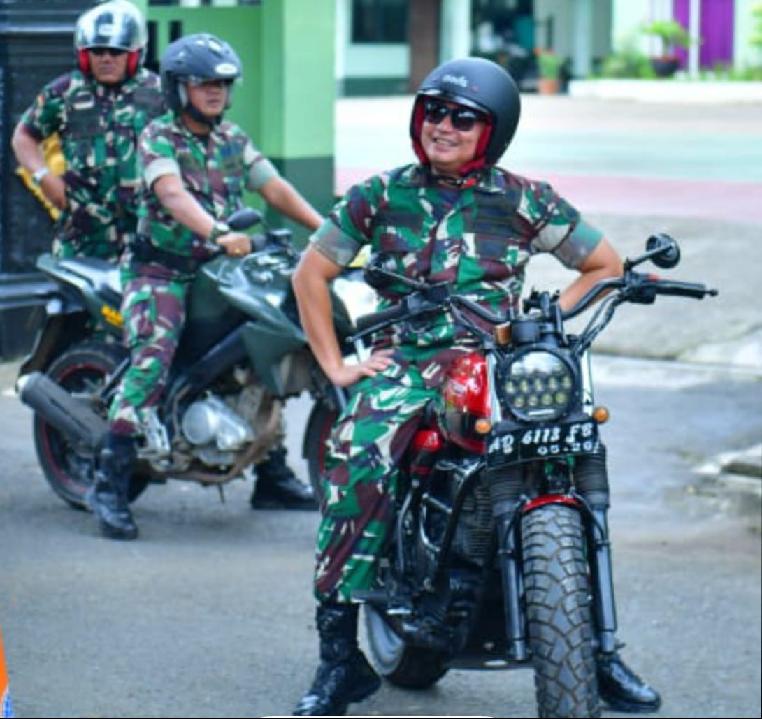 Dukung Perkembangan UMKM Dengan Cara Unik, Dandim 0719 / Jepara beserta Perwira hadiri peresmian “Sukha Coffie” Naik Motor
