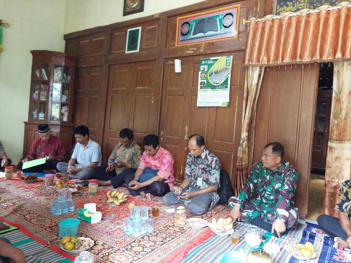 Anggota Koramil 07 / Bangsri, Kodim 0719 / Jepara, Hadiri Pertemuan Rutin Paguyuban Gapoktan Kecamatan Bangsri