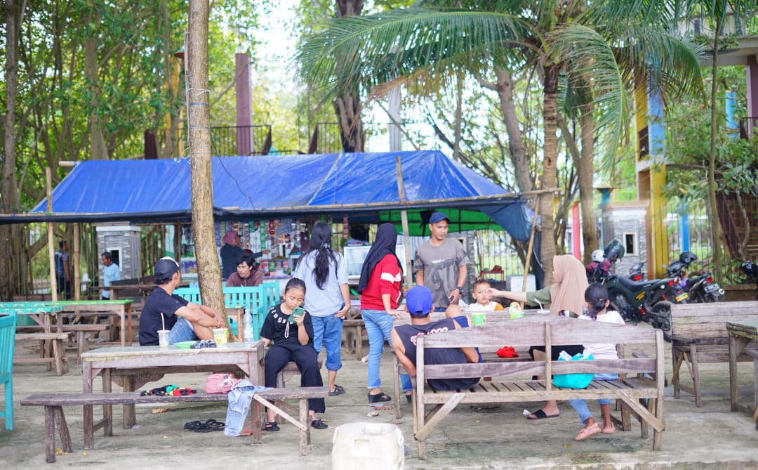 Bukan Hanya Kafe Kadjine JOP tetapi Pedagang Sekitar Pantai Mororejo juga Kebagian Rejeki Nomplok Saat Turnamen Catur Junior, Dandim 0719 / Jepara Cup I