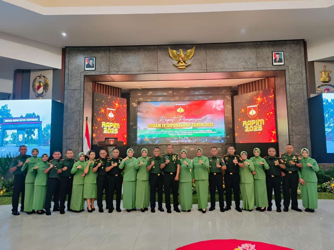 Dandim 0719 / Jepara Letkol Arm Khoirul Cahyadi, S.E. dan Ketua Persit Cabang XL Ikuti Rapat Pimpinan (Rapim) Kodam IV / Diponegoro di Semarang