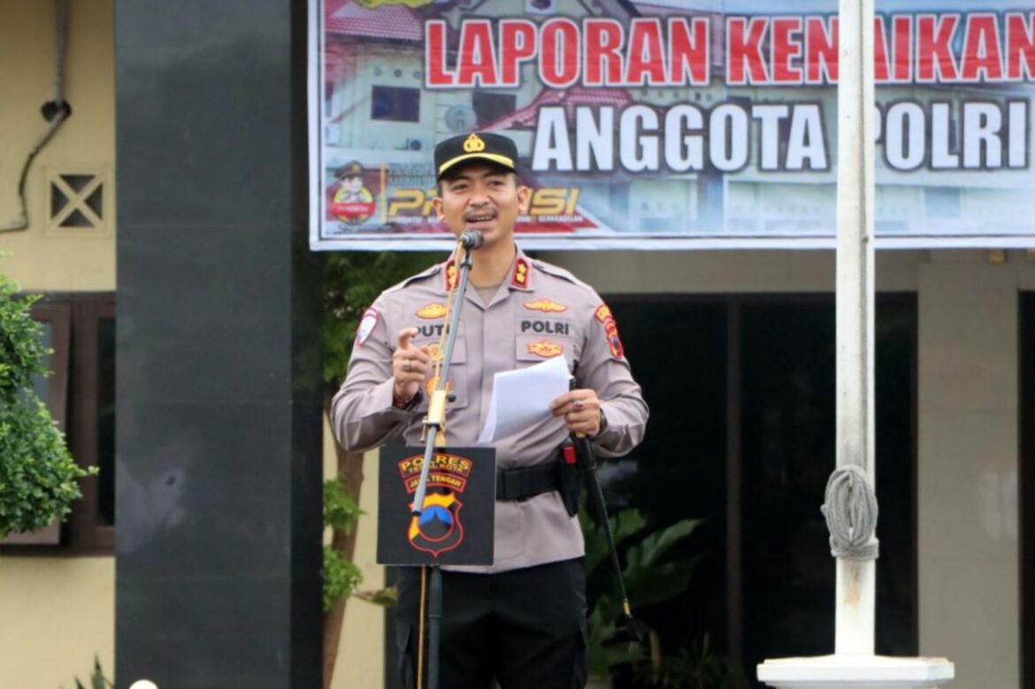 37 Tahun Mengabdi, Kompol Aris Heriyanto Raih Penghargaan Kenaikan Pangkat Pengabdian