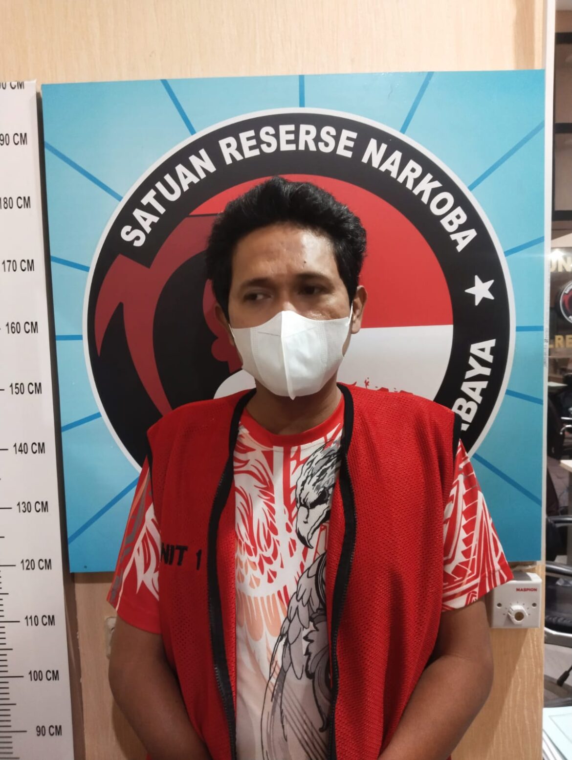 Pengedar Sabu dan Ekstasi Ditangkap Polrestabes Surabaya di Kamar Kos Puluhan Gram Disita