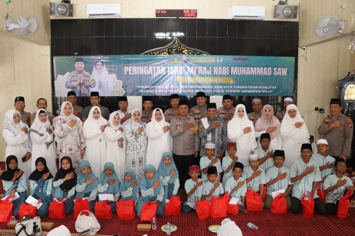 Peringatan Isra Mi’raj 1446 H di Polres Pelabuhan Tanjung Perak Santuni Puluhan Anak Yatim