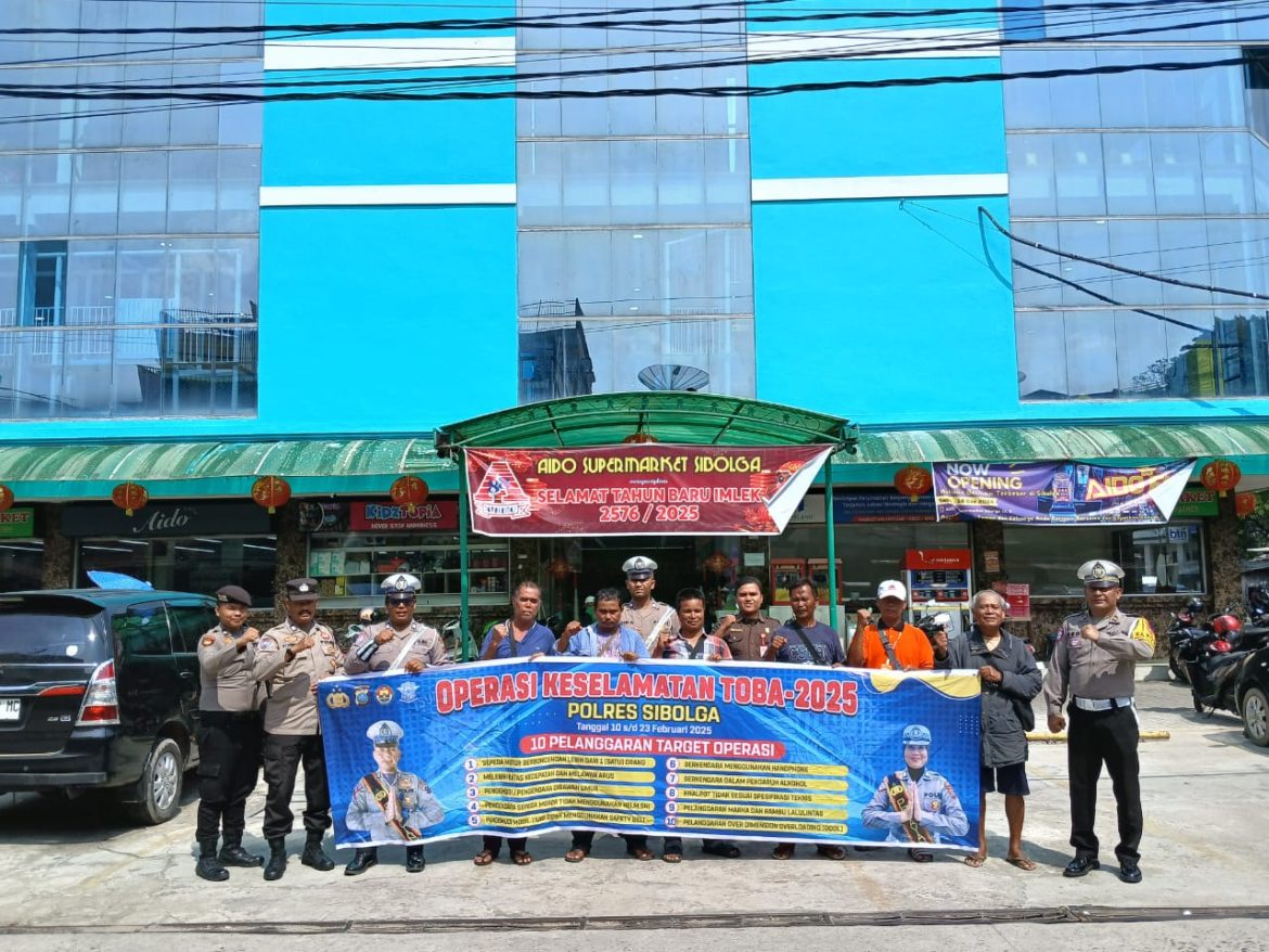 Dalam Rangka Ops Keselamatan Toba 2025, Polres Sibolga Berikan Reward Kepada Pengguna Jalan Yang Tertib