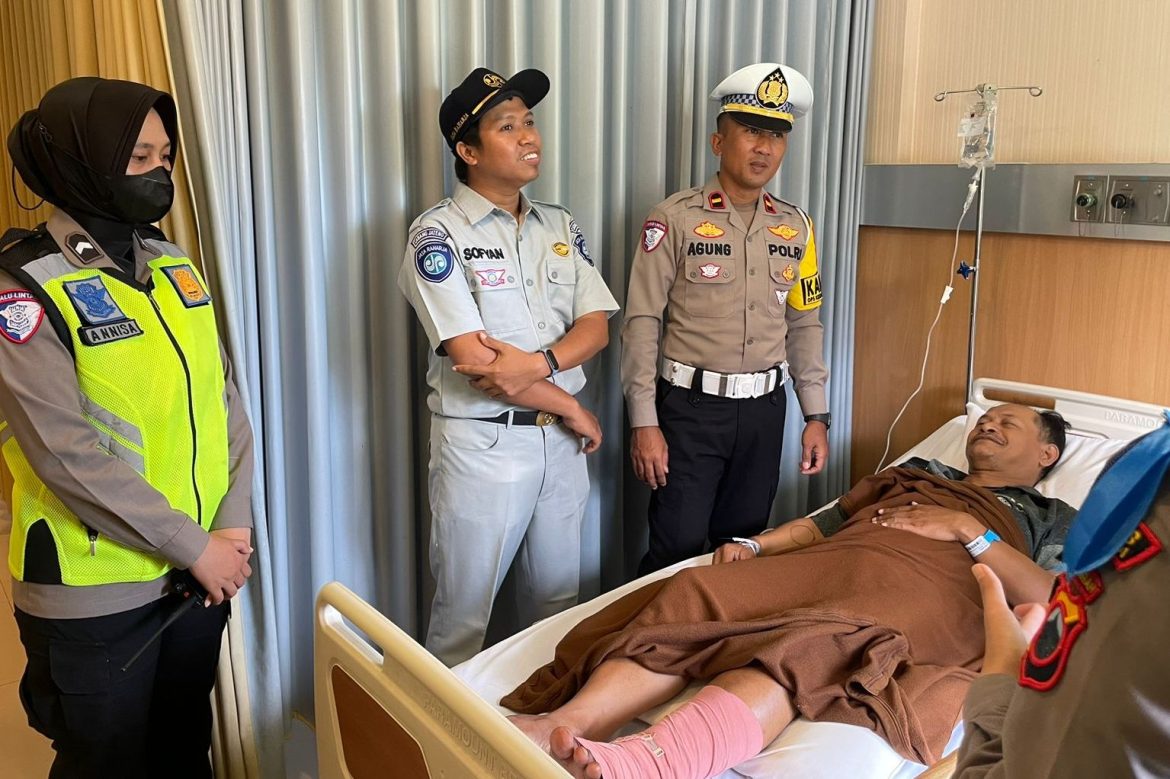 Satlantas dan Jasa Raharja Kota Tegal, Kunjungi Korban Laka Lantas di Rumah Sakit