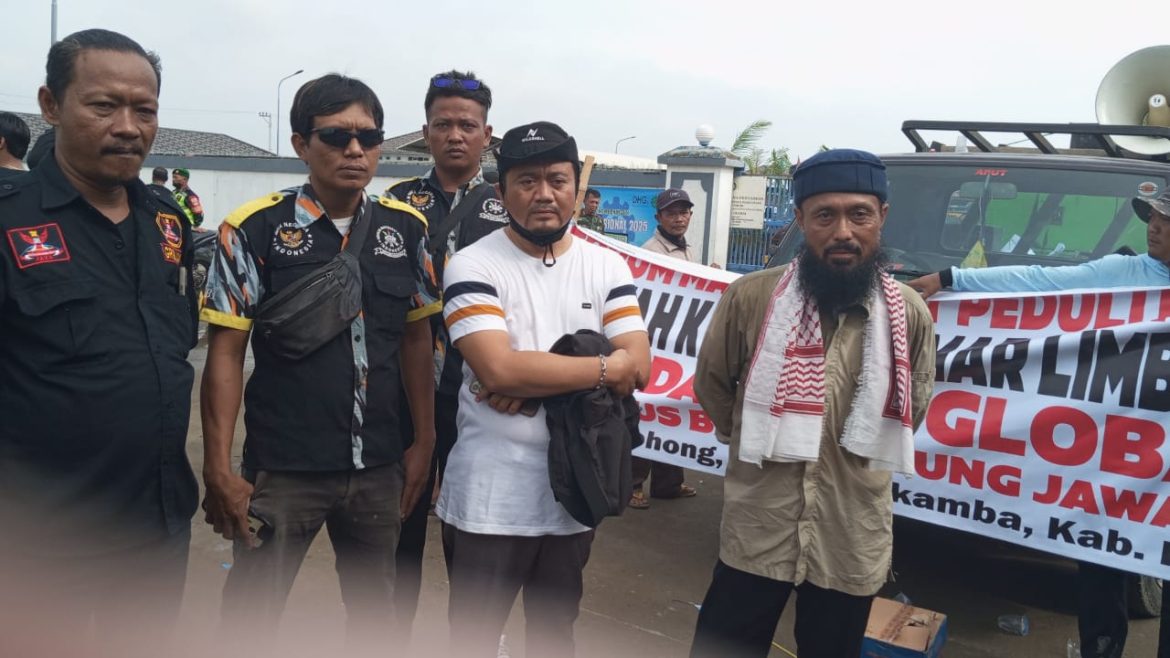 Petani Resah Akibat Limbah Pabrik PT .Daehan Global.Mencemari Sawah.