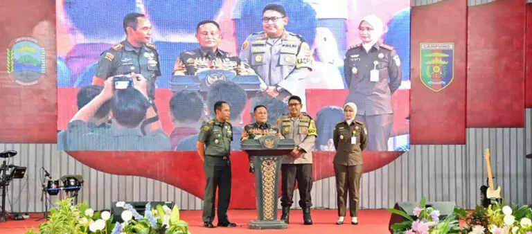 Suasana Haru dan Sukacita Warnai Pelepasan Bupati dan Wakil Bupati Lampung Selatan